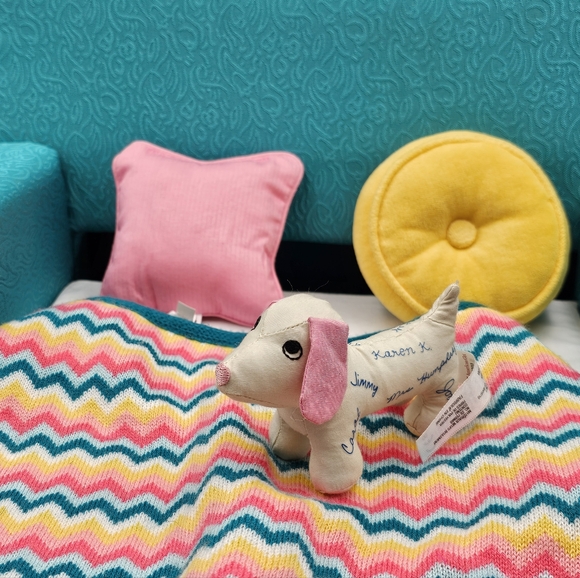 American Girl Maryellen's Sofabed Set - Retired - Picture 5 of 6